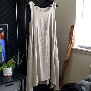 Linen dress with pockets